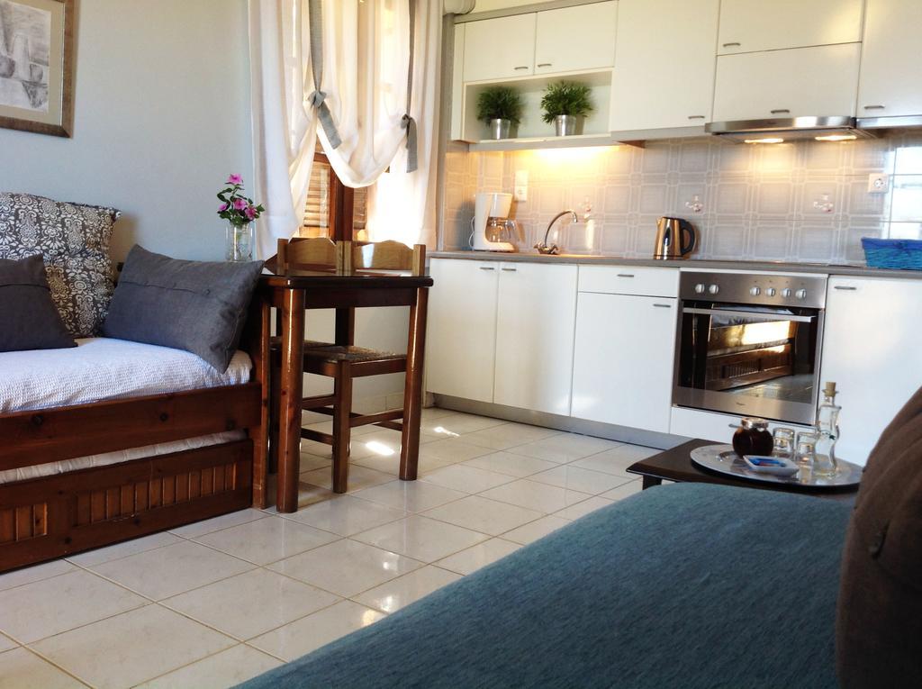 Asterias Studios & Apartments Каливес Номер фото